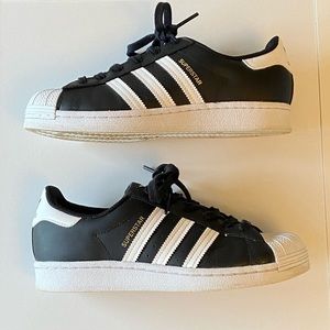 Adidas Superstar Shoes! LIGHT WEAR! Comfy!